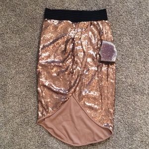 NWOT stretchy sequin skirt